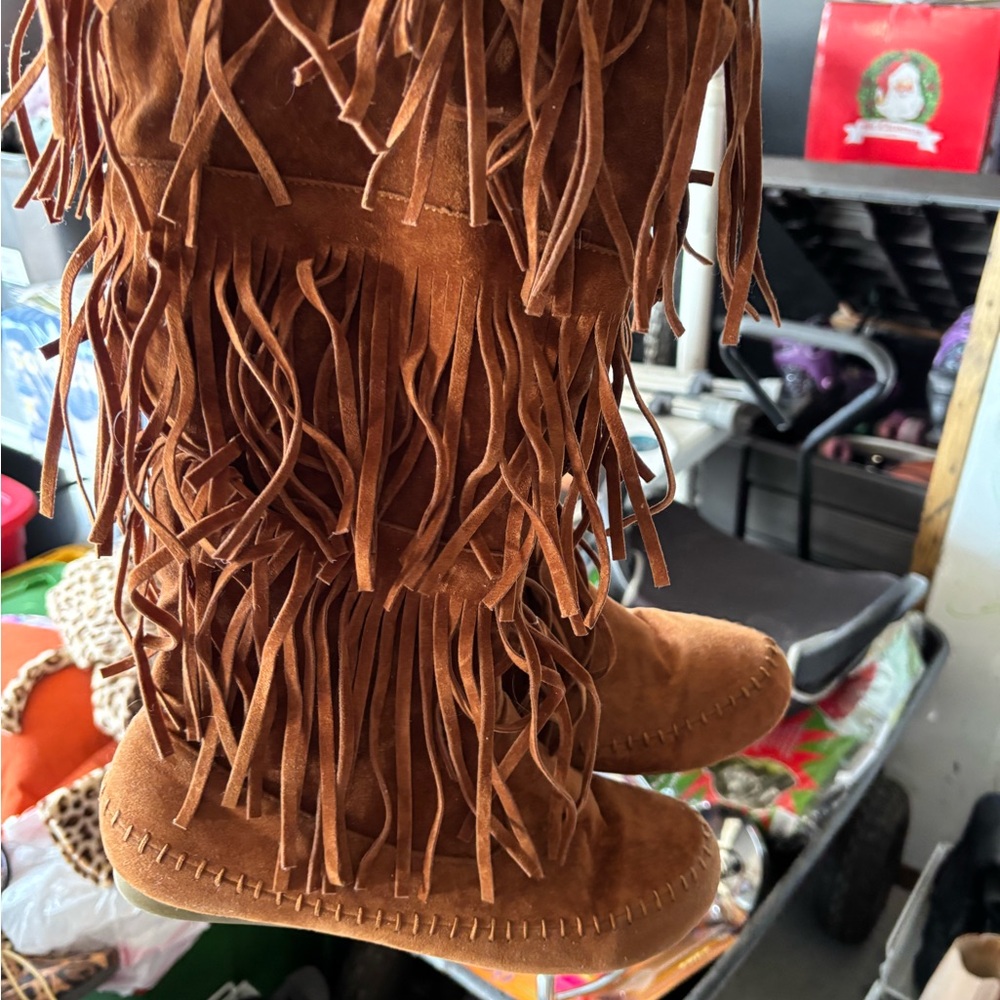 Minnetonka Brown Fringe Boots